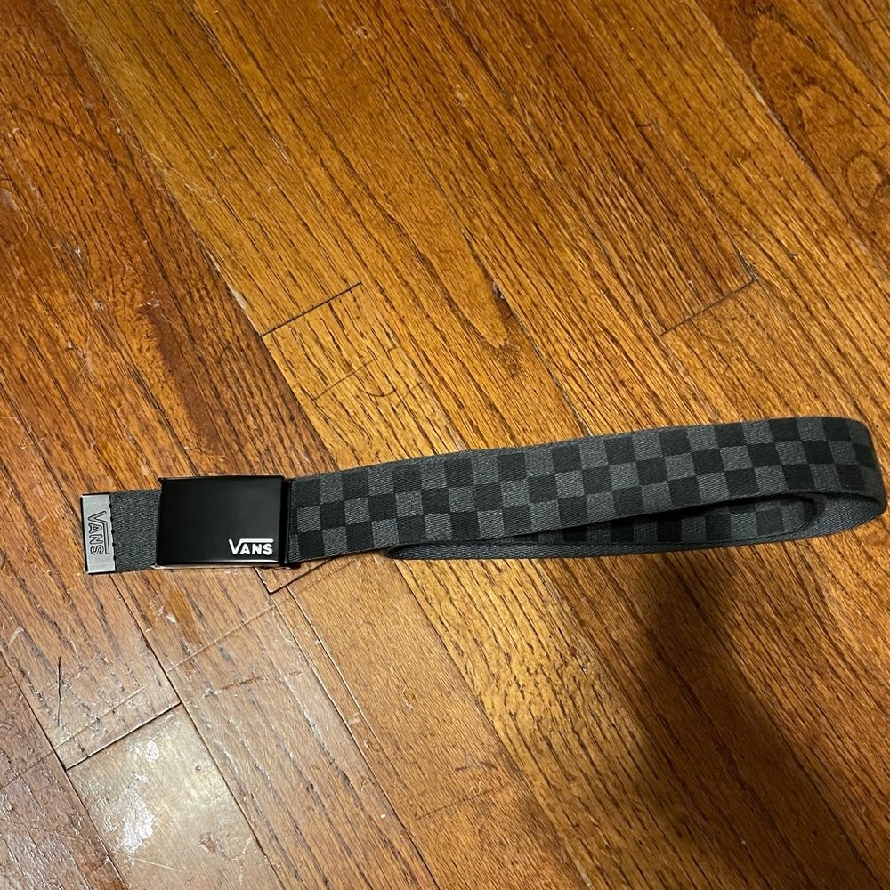 Men’s nwot Vans belt, size 32